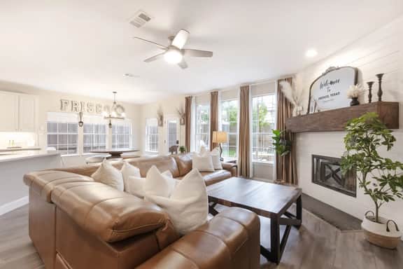 7BR Luxury Home 15 Min to Universal Studios - Home Theater, Game Room, Sleeps 16 - Image 2